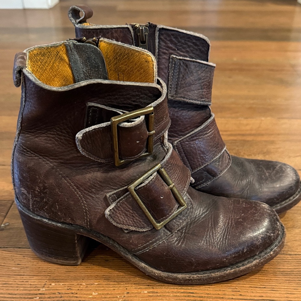 Frye Sabrina Double Buckle Zip Up